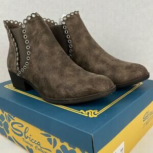 Sbicca Murphy Taupe Ankle Booties Shoe Size 8.5 Stacked Heel Rivet Accent